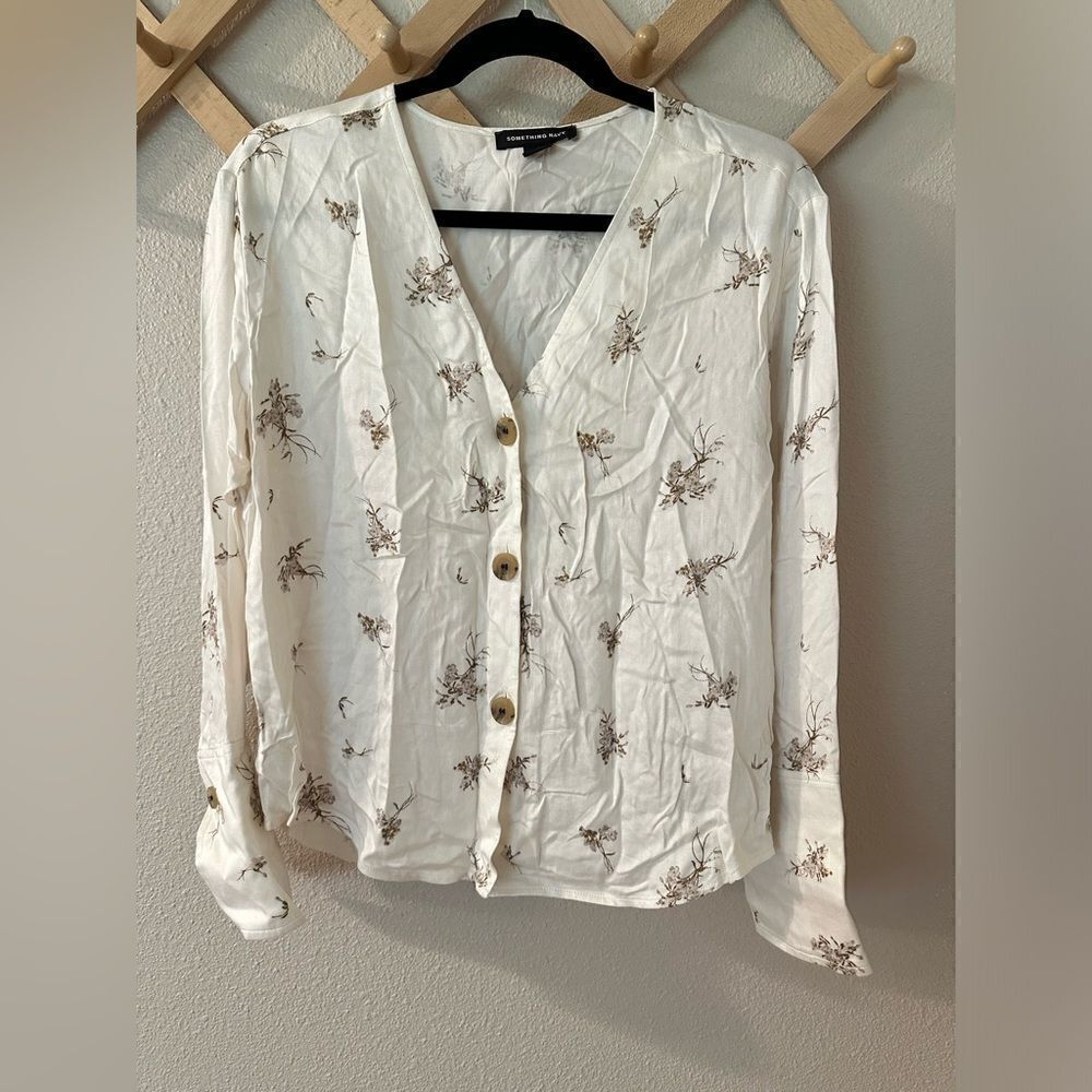 Something Navy Bailey Ivory V-Neck Button Down Fl… - image 3